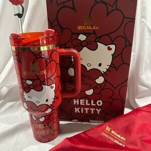 Stanley FlowState Quencher H2.0 Tumbler limited edition  Hello Kitty 40 oz Red